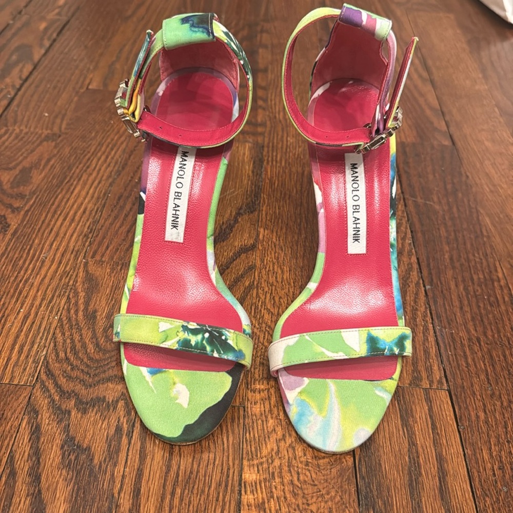 Manolo Blahnik floral heels with encrusted buckle. Size 37.5. Good condition.